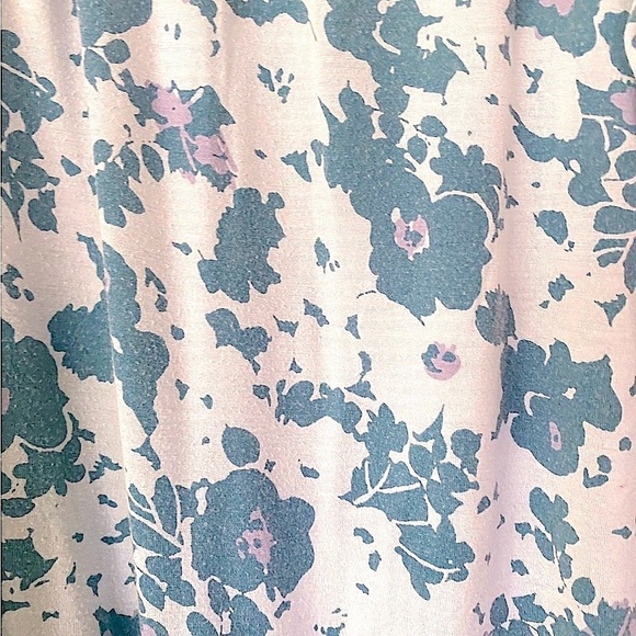 LC Teal Blue Gray Floral Women's Top Size Medium Banded Hem Short Sleeves Top - Picture 6 of 7